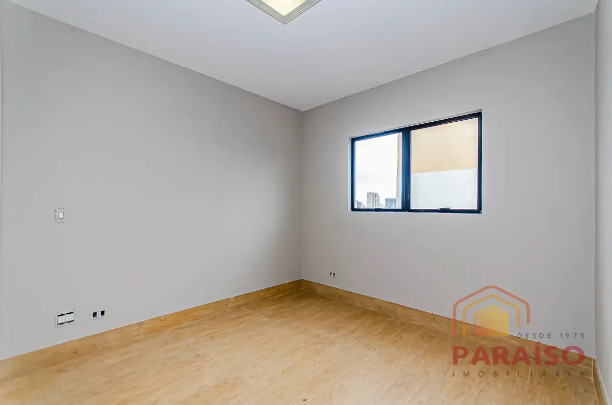 3-bedroom apartment in a building with a gym — photo 33