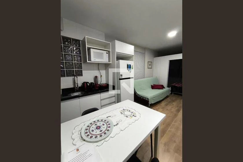 34 m² apartment with 1-bedroom suite and compact kitchenette — photo 9