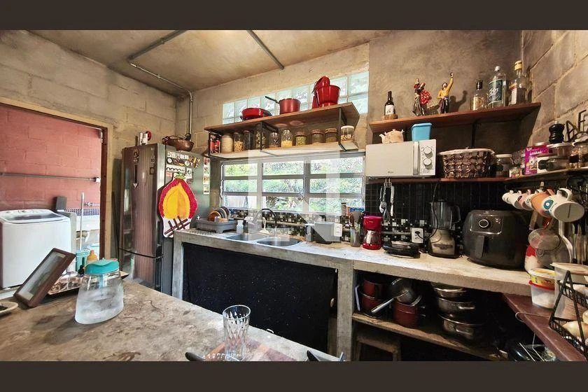 Casa mobiliada com cozinha americana, 3 quartos e jardim — photo 23