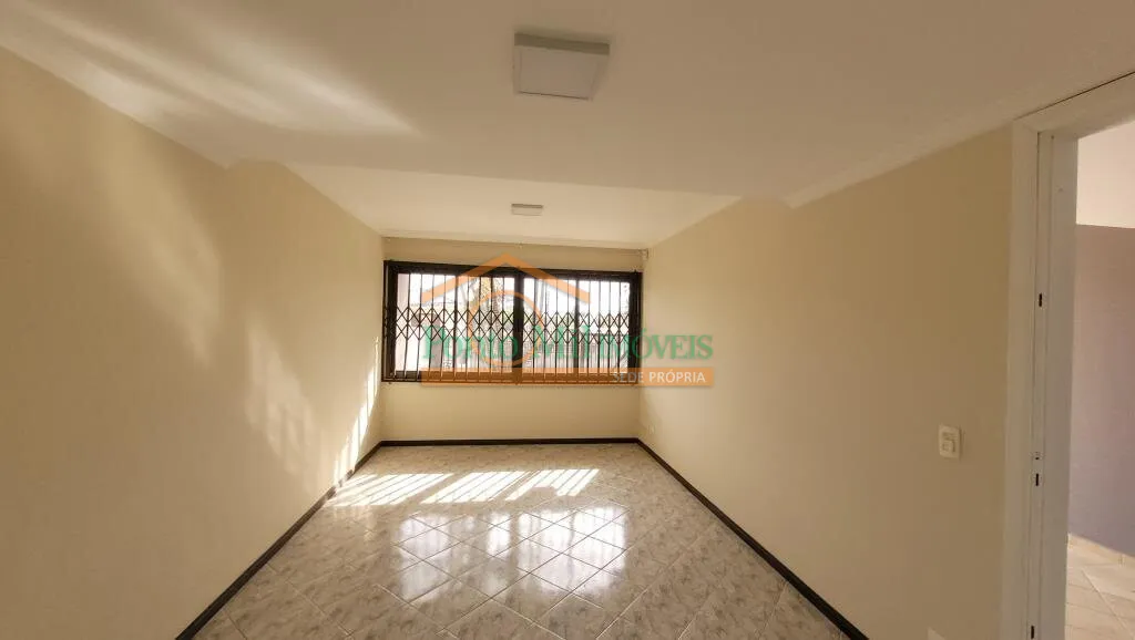 3-bedroom house with suite and separate closed kitchen — photo 9