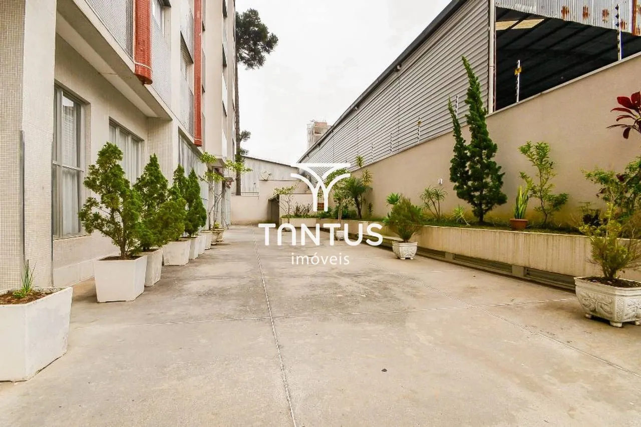 2-bedroom apartment with a home office in Curitiba — photo 34