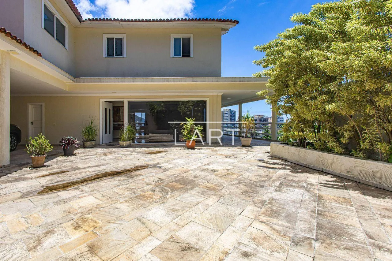 5-bedroom house with city and mountain views, 1250 m² — photo 9