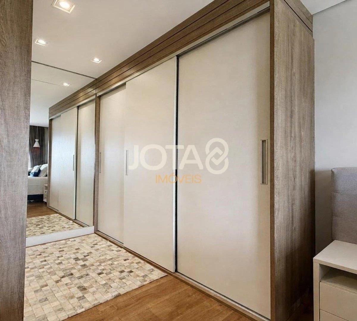Floor-to-ceiling windows in a 3-bedroom apartment, 150 m² — photo 25