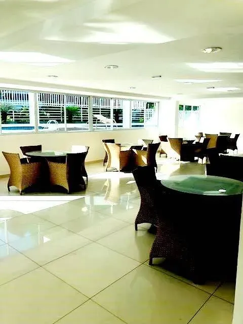2-bedroom apartment in a building with a gym — photo 25