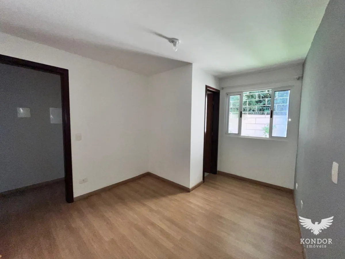 Wood or laminate floors in a 3-bedroom house, 90 m² — photo 10