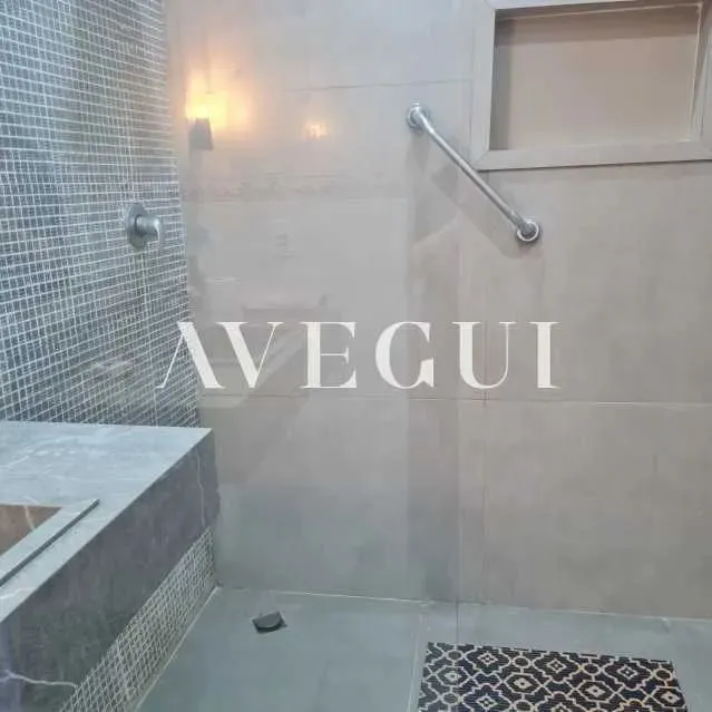 Furnished 5-bedroom apartment 200 m² with a closed kitchen — photo 16