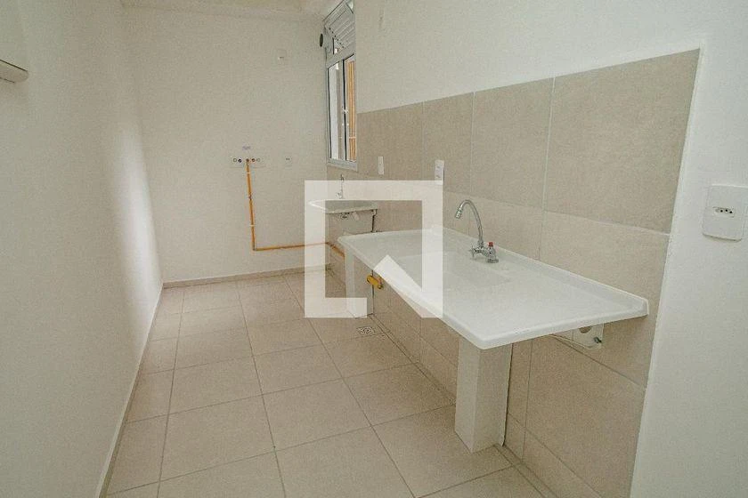 Apartamento para alugar com 2 quartos e 43 m²