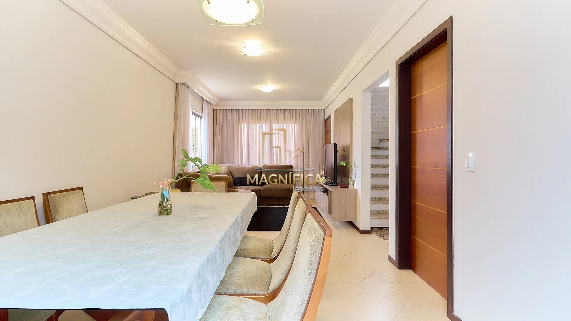House with 3 bedrooms and 3 bathrooms, no parking — photo 3