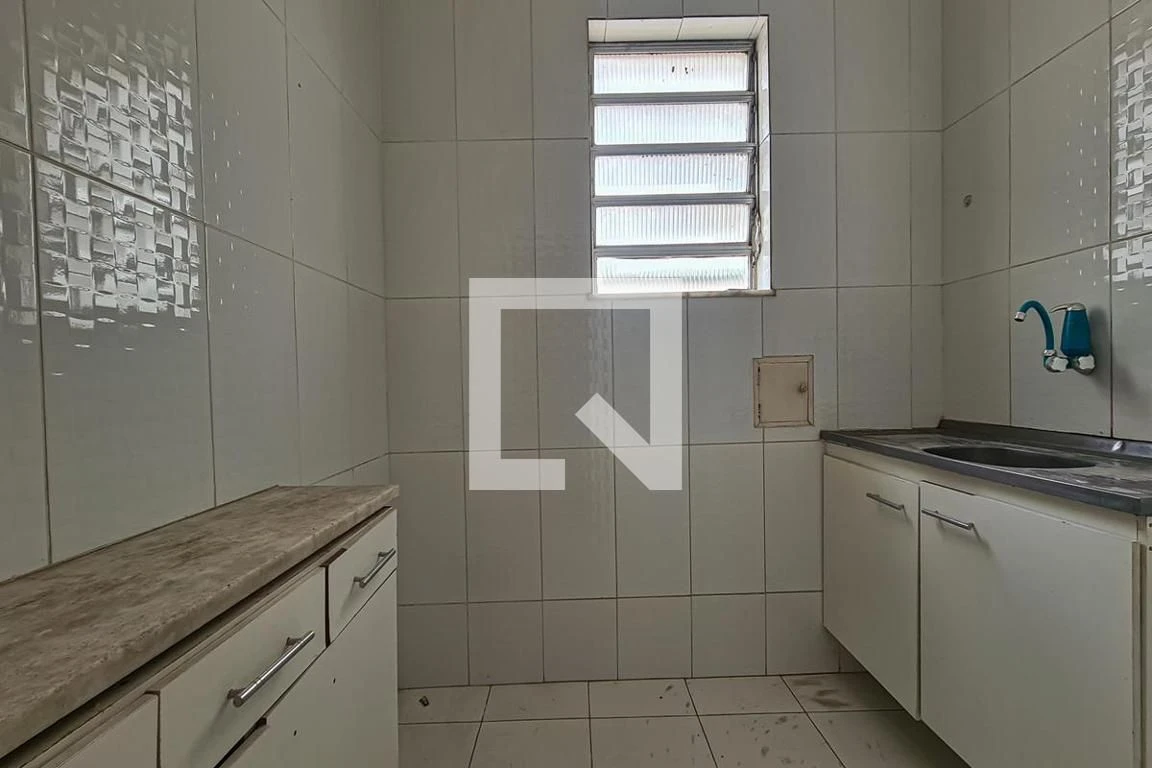 House with 3 bedrooms, 1 bathroom and 1 parking spot — photo 4