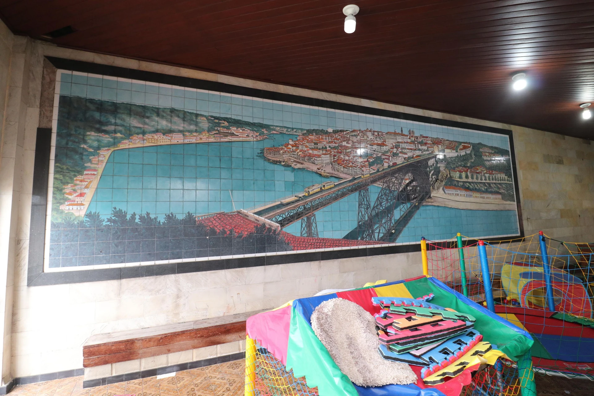 10-bedroom house with a bathtub in Rio de Janeiro — photo 108