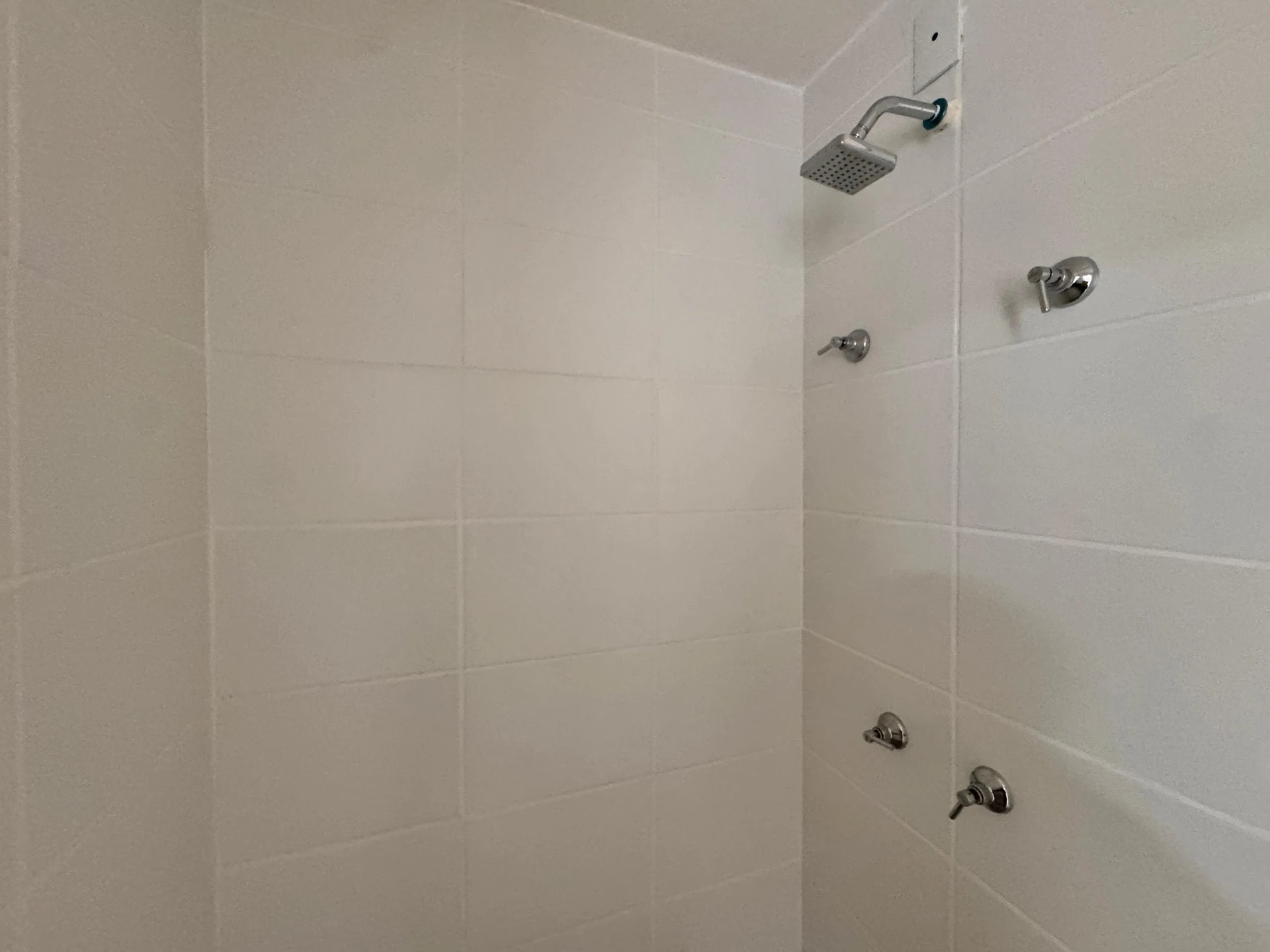 Apartamento sem mobília com 2 quartos e varanda — photo 38