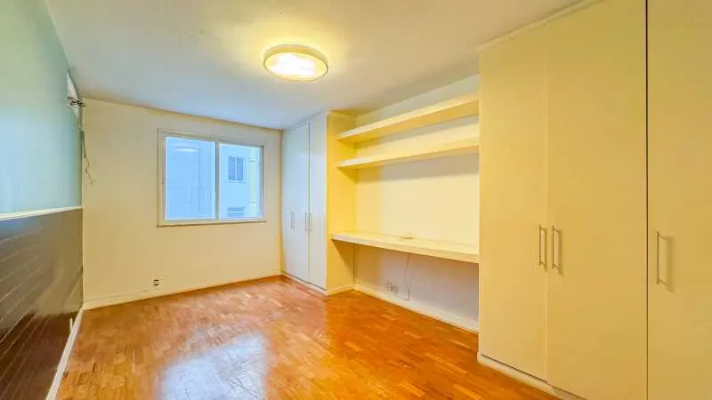 Floor-to-ceiling windows in a 4-bedroom apartment, 266 m² — photo 21
