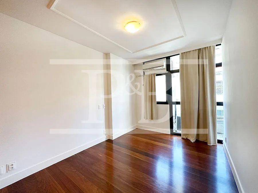 300 m² apartment with 4 bedrooms and 4 parking spots — photo 7