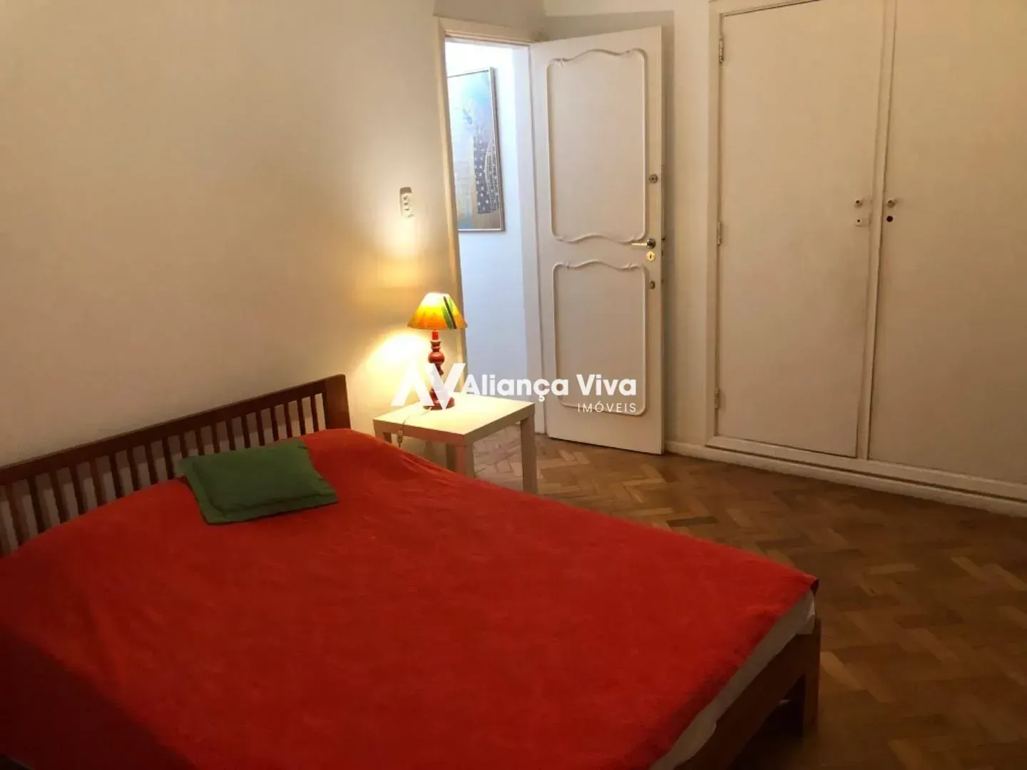 Top-floor apartment with 3 bedrooms and 3 bathrooms — photo 41