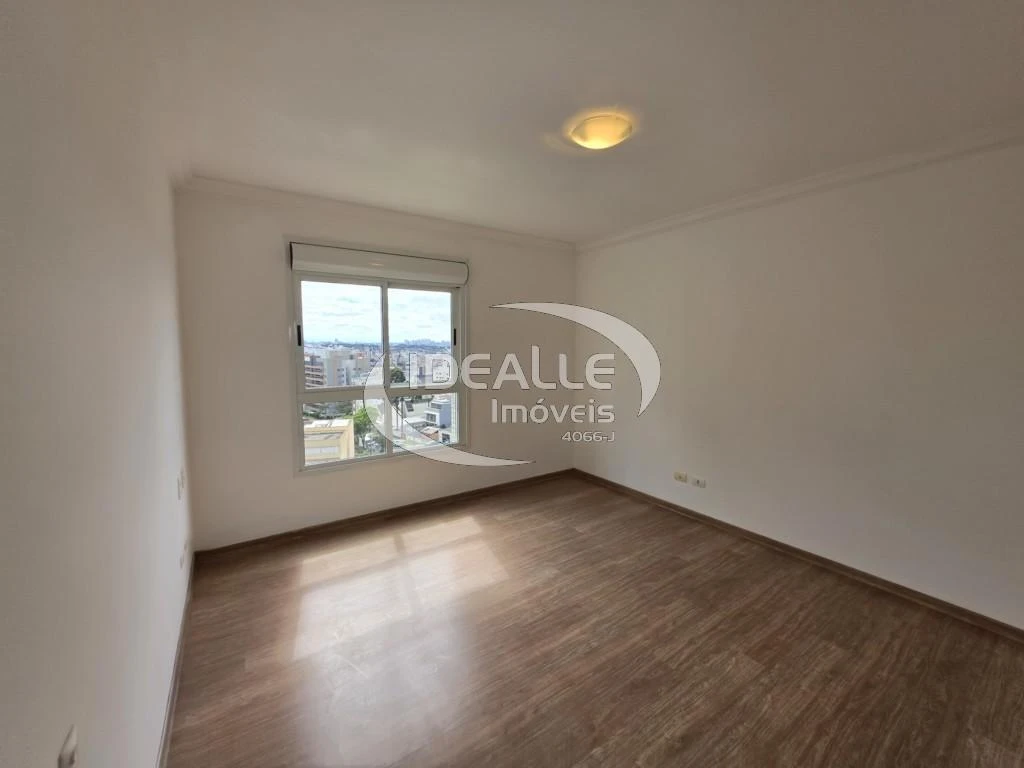 164 m² apartment with 3 bedrooms and a private suite — photo 11