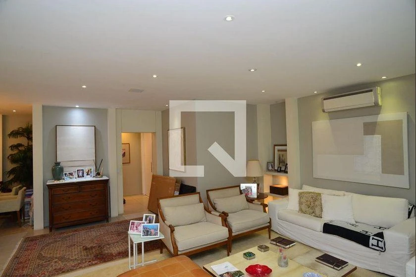 298 m² rental apartment with 4 en-suite bedrooms and balcony — photo 21