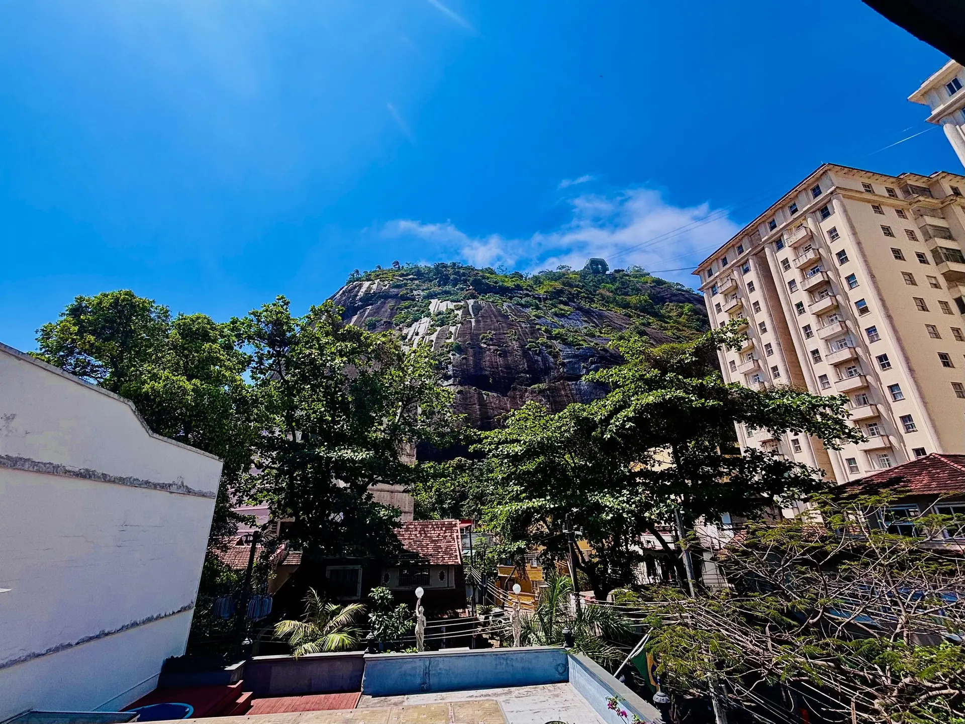 Furnished house, 380 m², with a grill on the balcony — photo 68