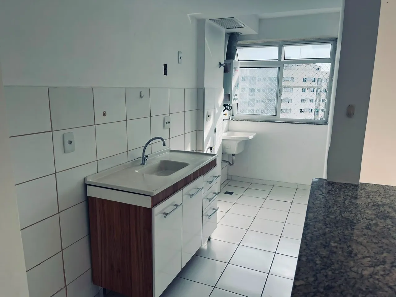 Unfurnished 2-bedroom apartment with 2 bathrooms — photo 2