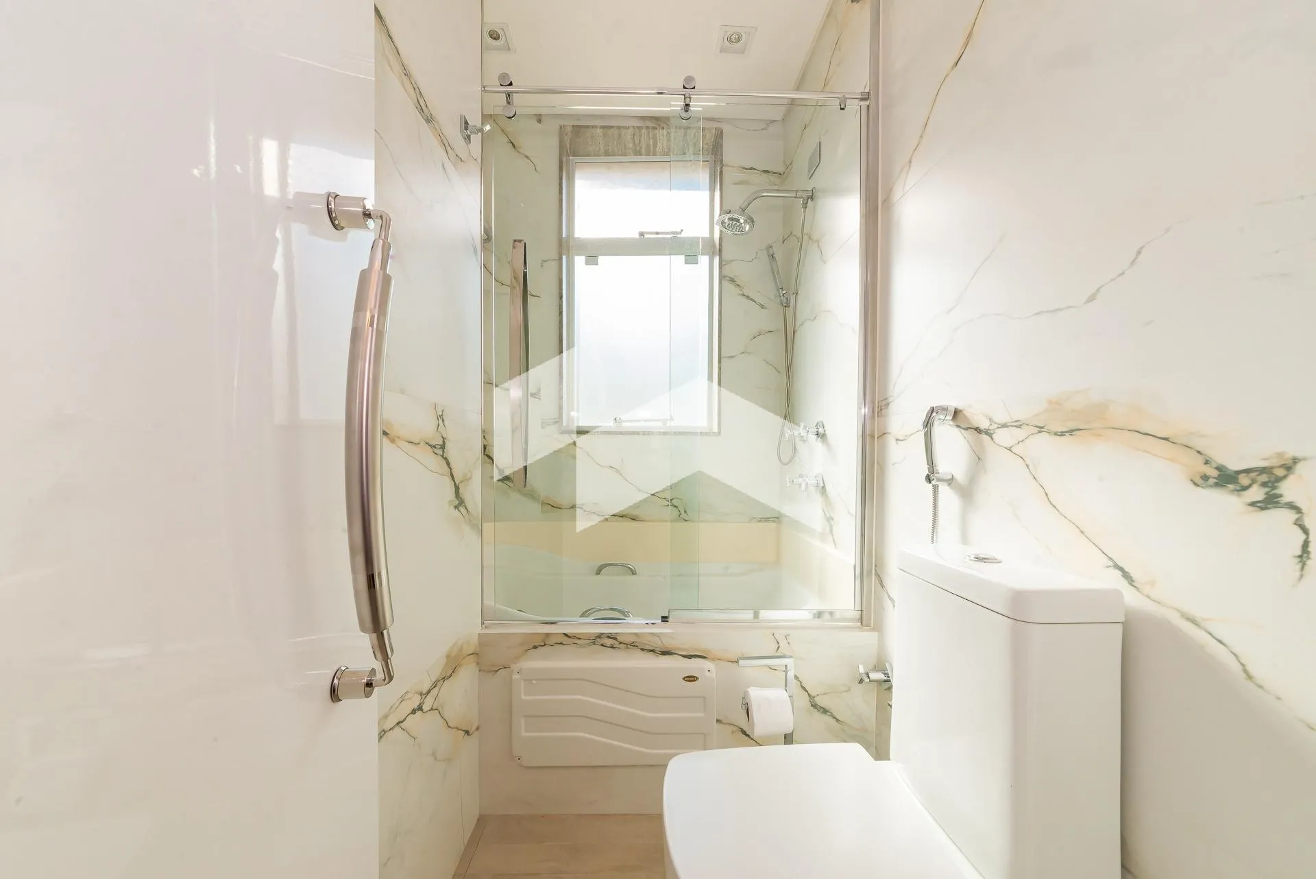 Apartamento sin amueblar de 112 m² con cocina abierta — photo 29