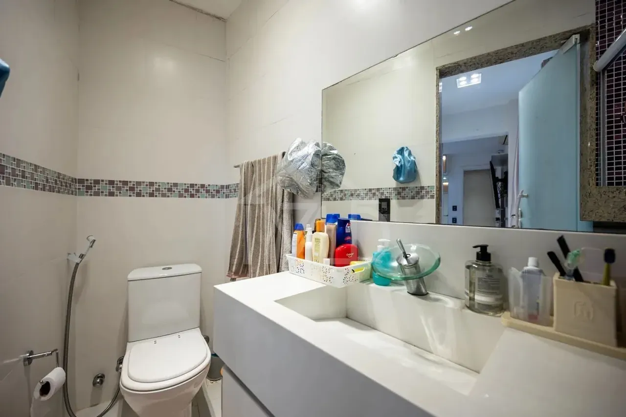 Furnished 6-bedroom house, 266 m² and 3 parking spots — photo 16