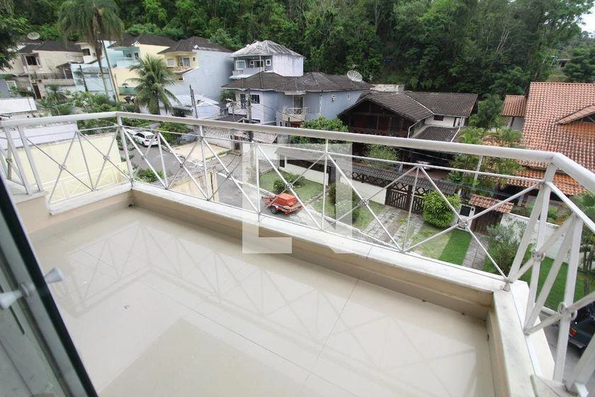 House, 475 m², with floor-to-ceiling windows — photo 20