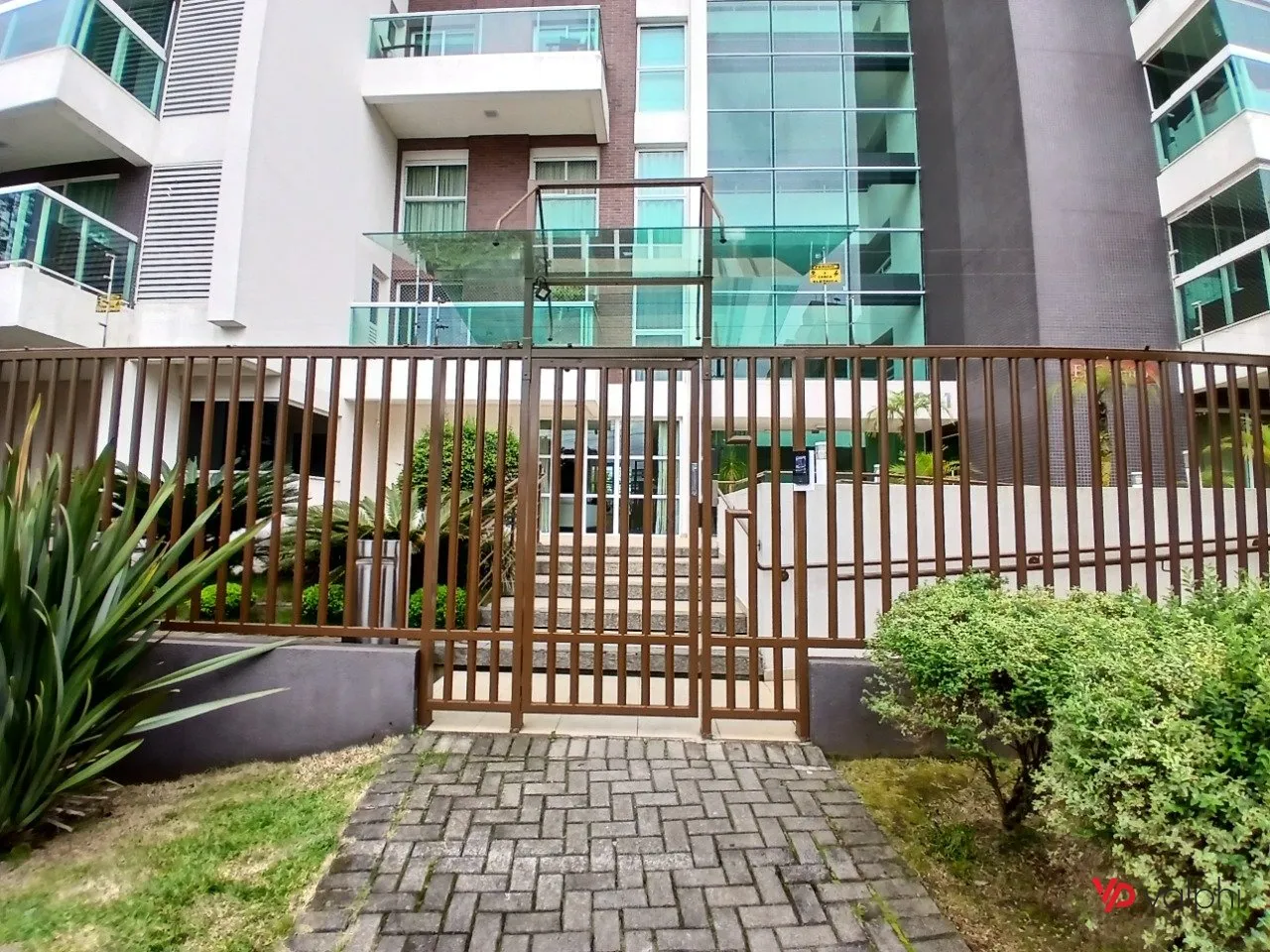 Home office in a 2-bedroom apartment, 105 m² — photo 51