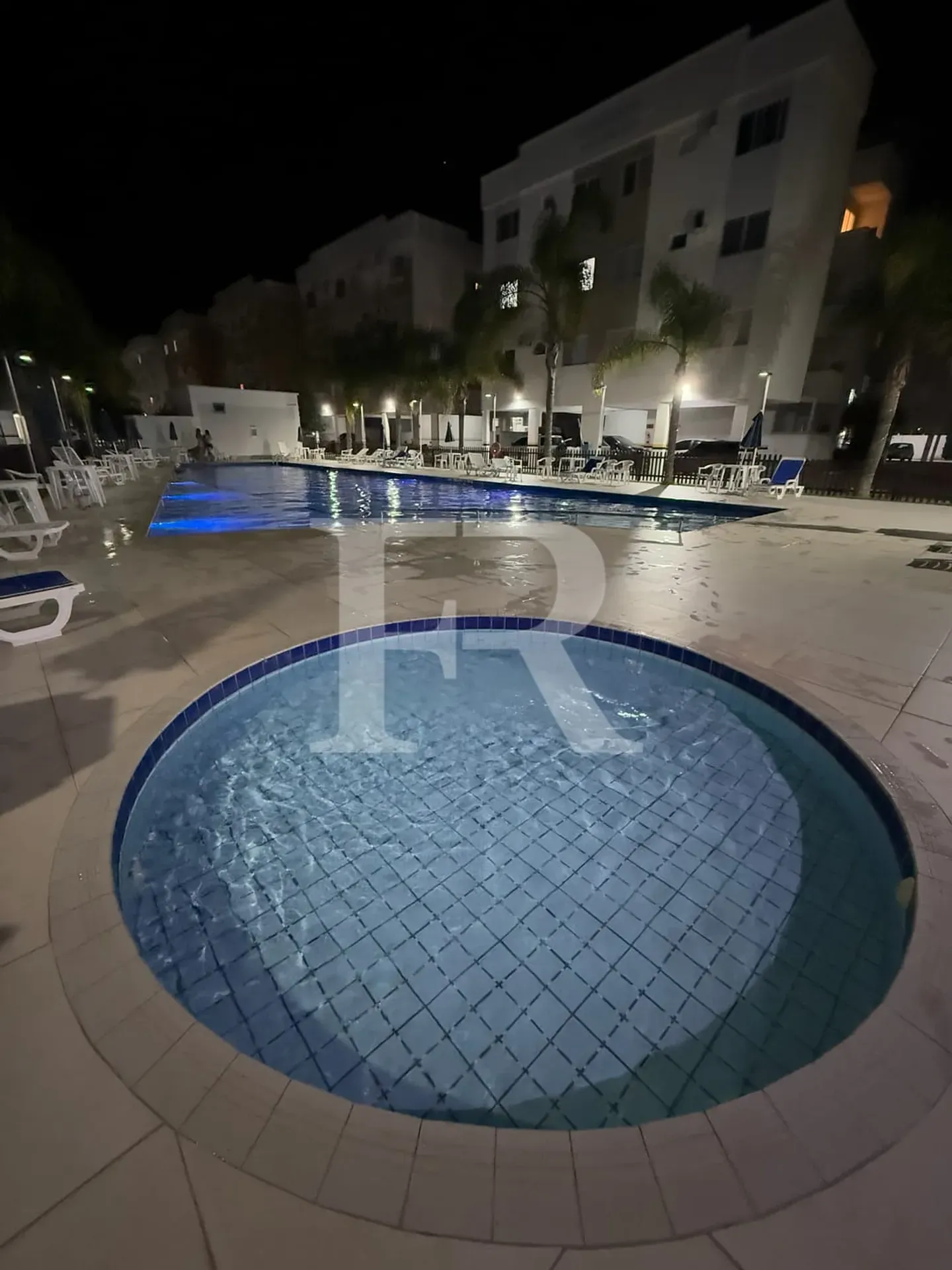 2-bedroom apartment with balcony and charcoal grill — photo 78