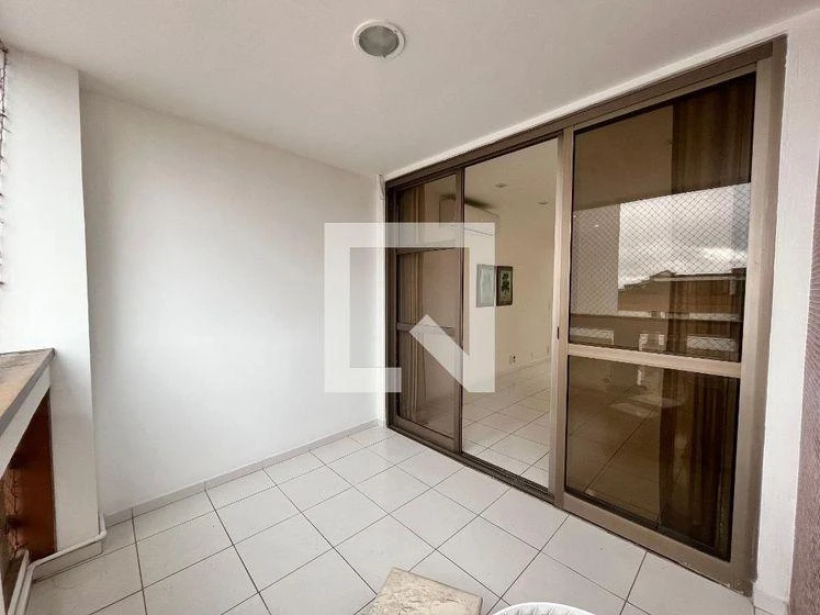 Гардеробная и 2 спальни: квартира 90 м² — photo 2