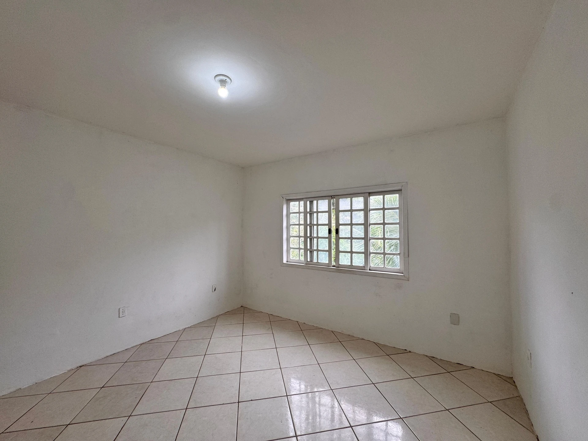 2-bedroom house with 1 bathroom no parking — photo 19