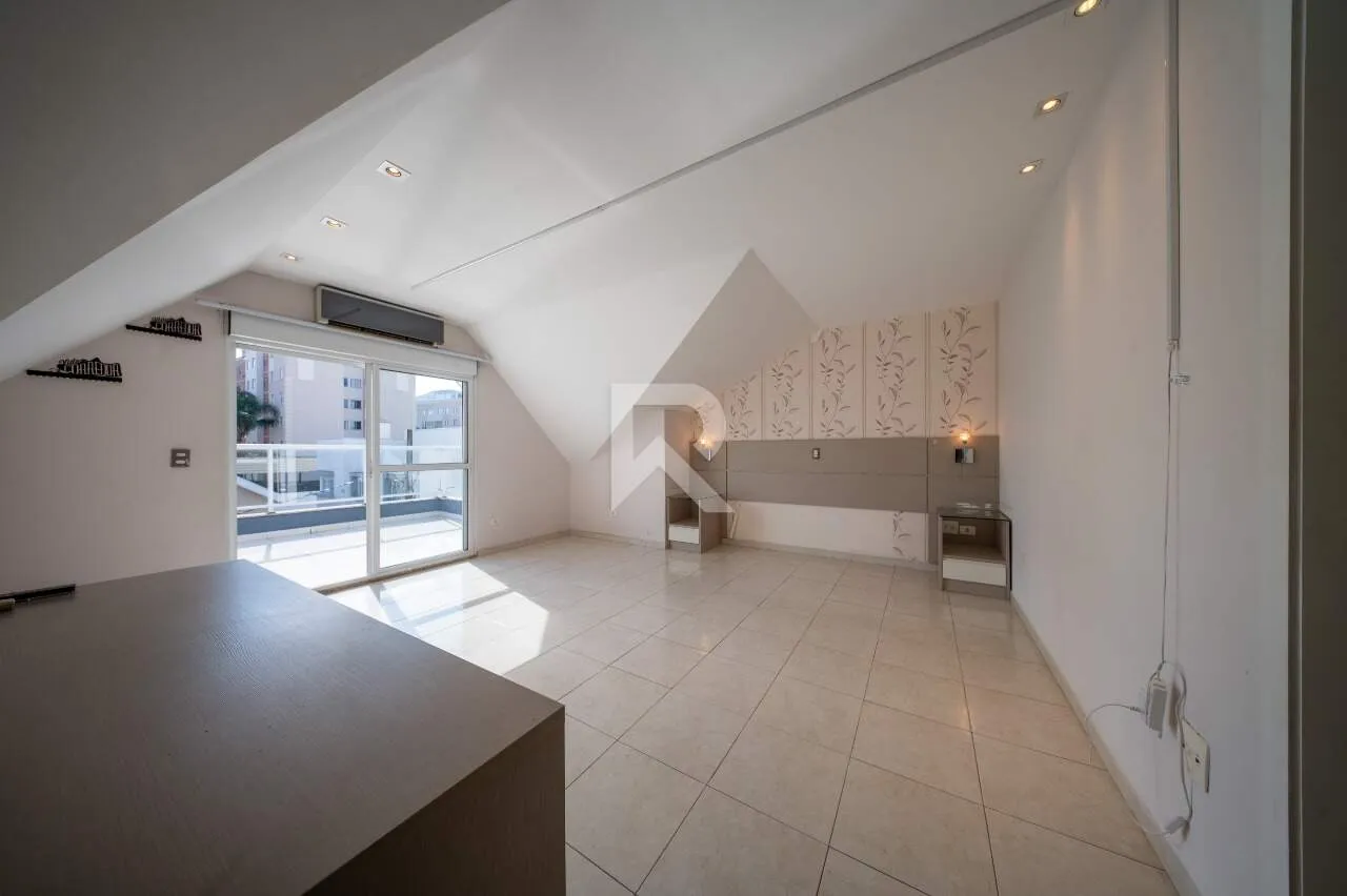 House with 4 bedrooms, private garden and 4 parking — photo 42