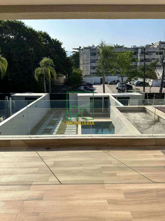Furnished gated house with 5 en-suite bedrooms and 470 m² — photo 18