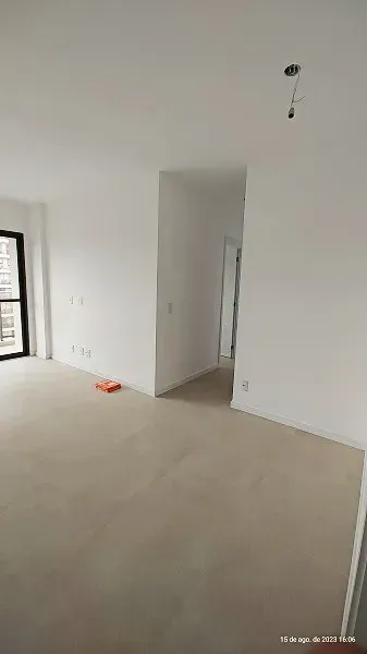 Apartamento sem mobília com vista para a cidade e montanhas — photo 3