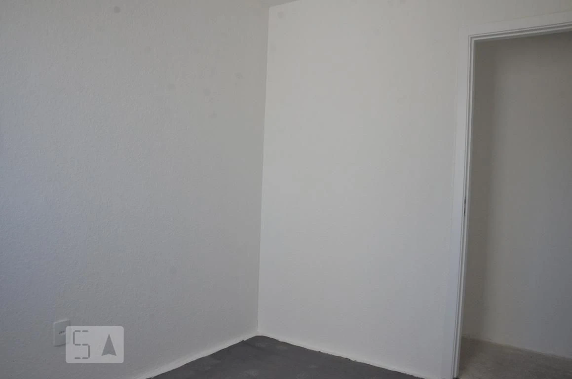 Balcony with a grill in a 2-bedroom apartment, 45 m² — photo 34