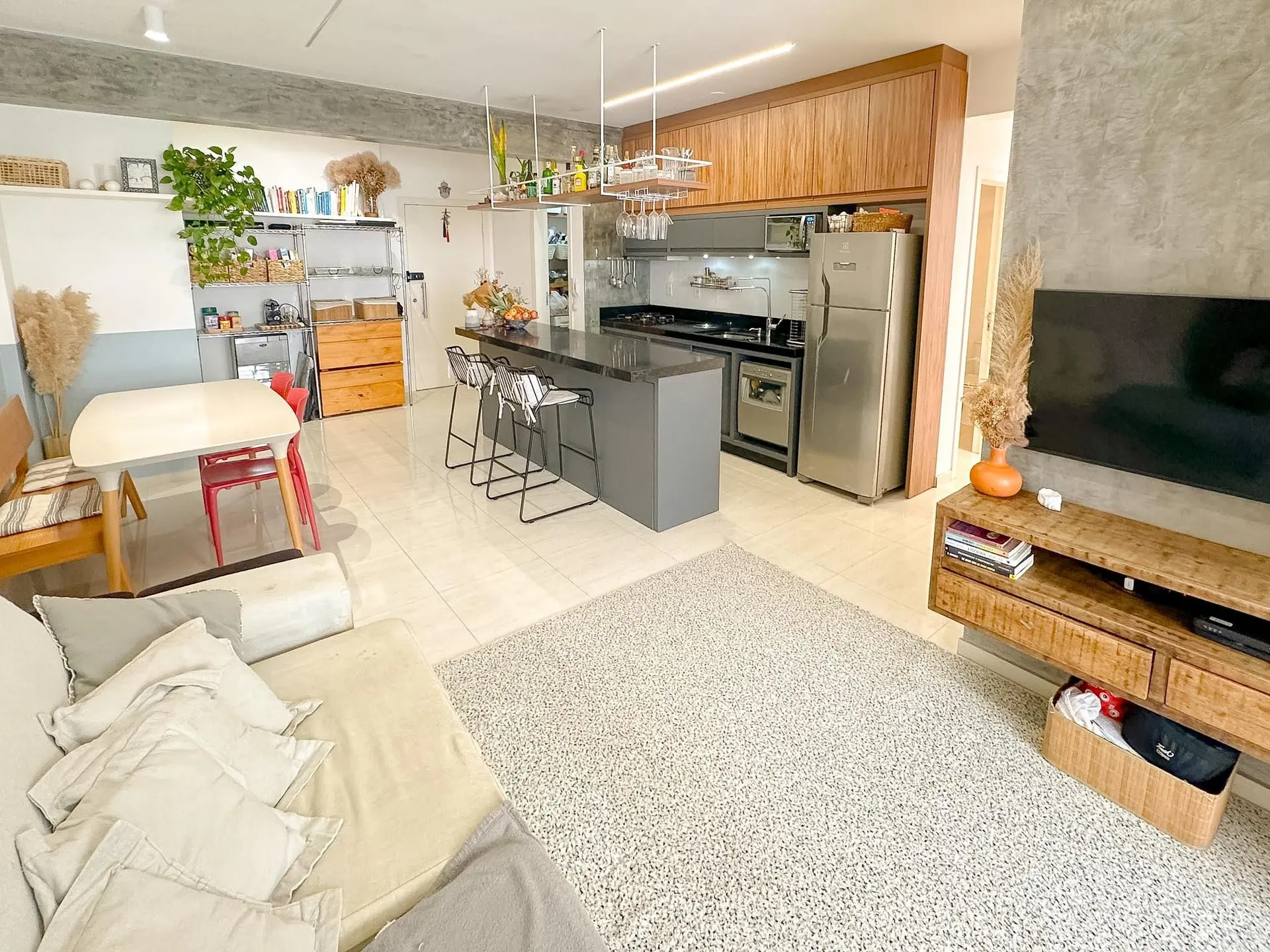 Furnished apartment, 92 m², with a grill on the balcony — photo 29