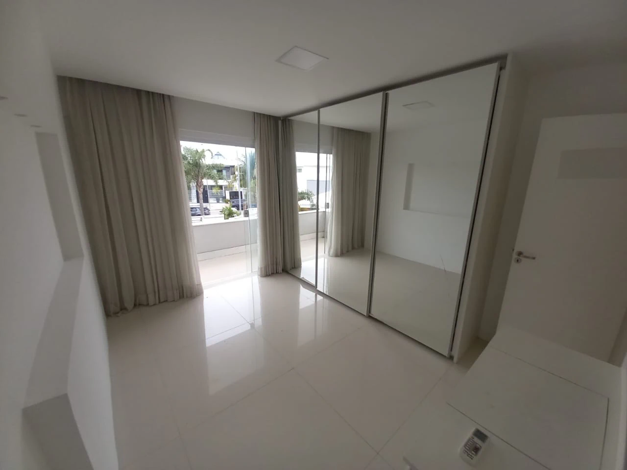 Condominium house with 5 bedrooms, 4 en-suites — photo 3