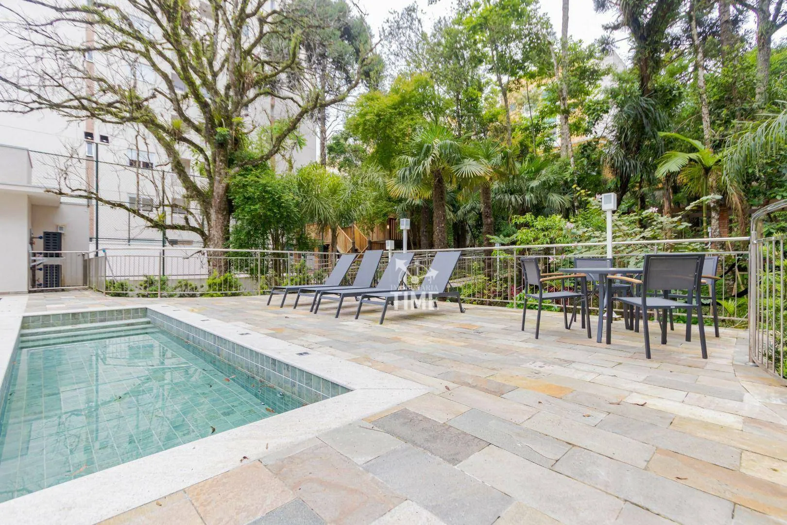 Balcony with a grill in a 3-bedroom apartment, 107 m² — photo 82