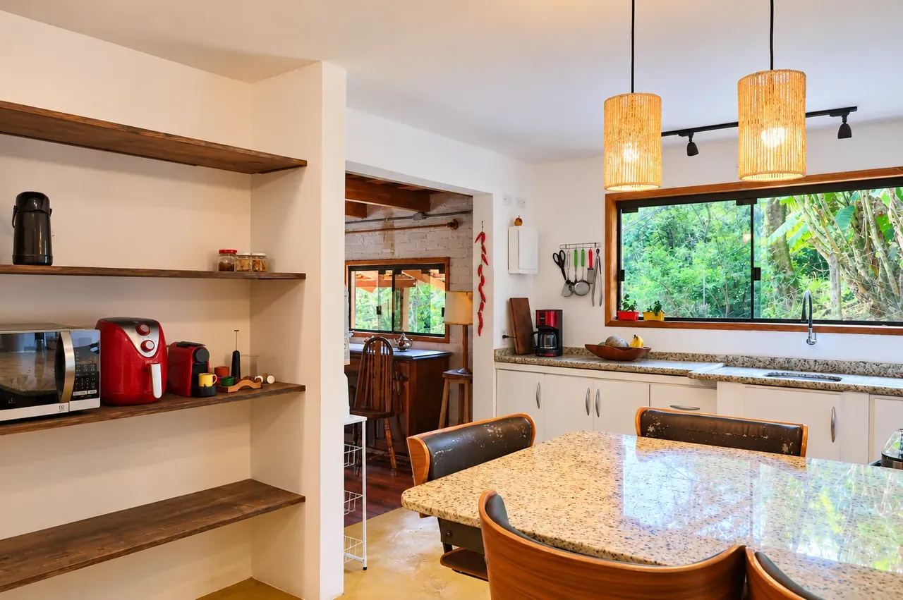 Furnished house, 200 m², with a water view — photo 2