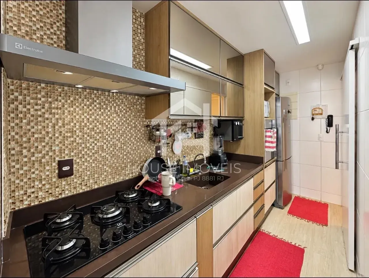 Панорамные окна и 3 спальни: квартира 150 м² — photo 18
