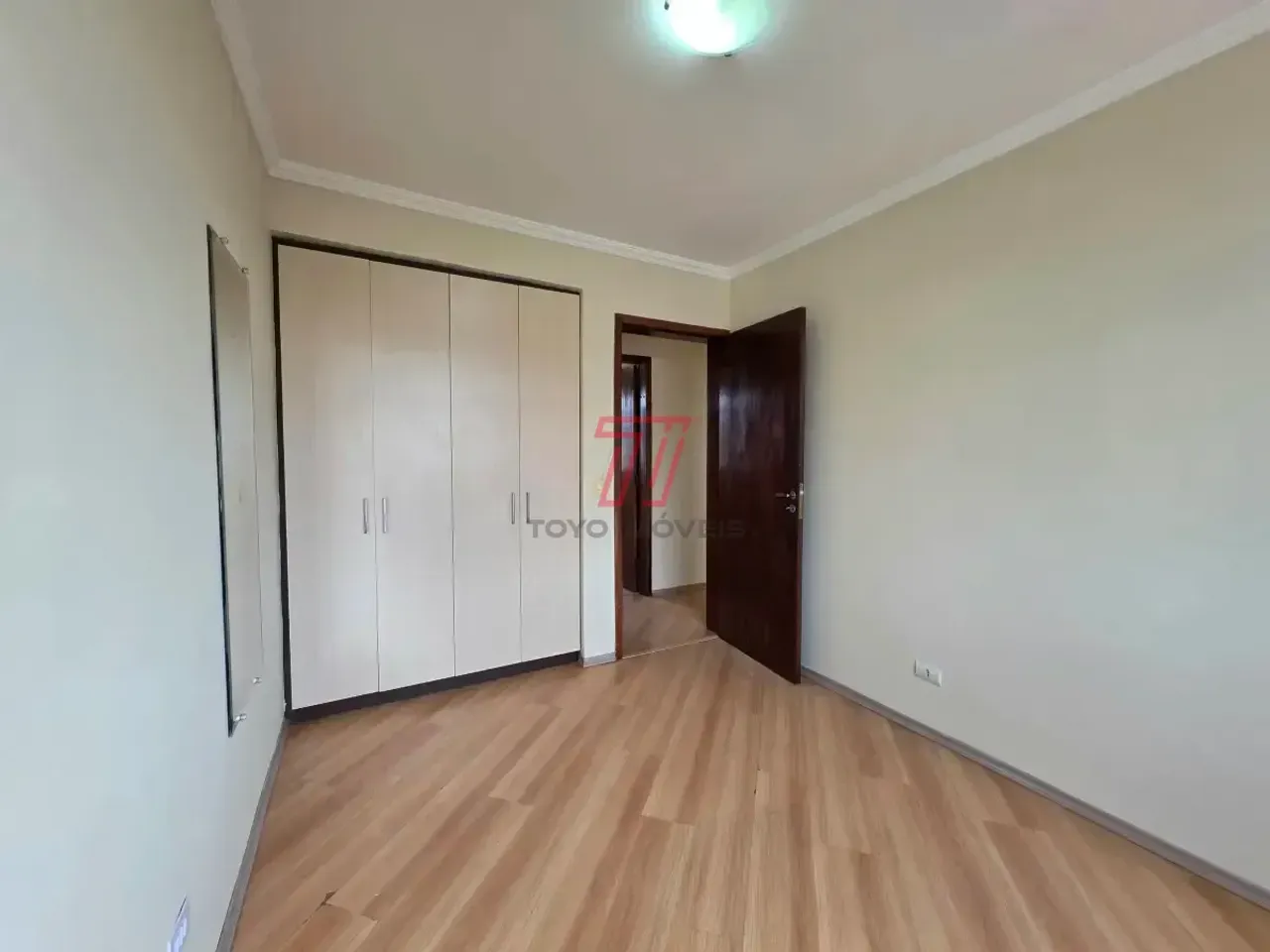 71 m² apartment with 2 bedrooms and wood floors — photo 7