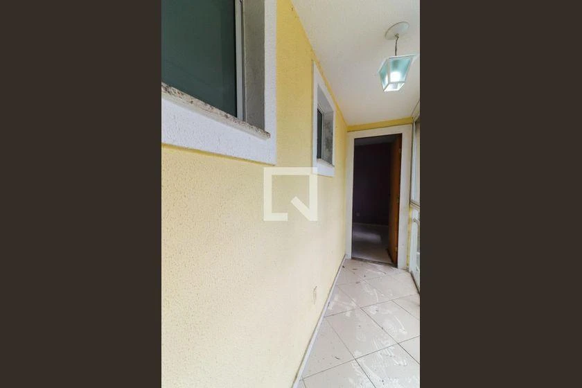 Balcony with a grill in a 2-bedroom house, 125 m² — photo 20