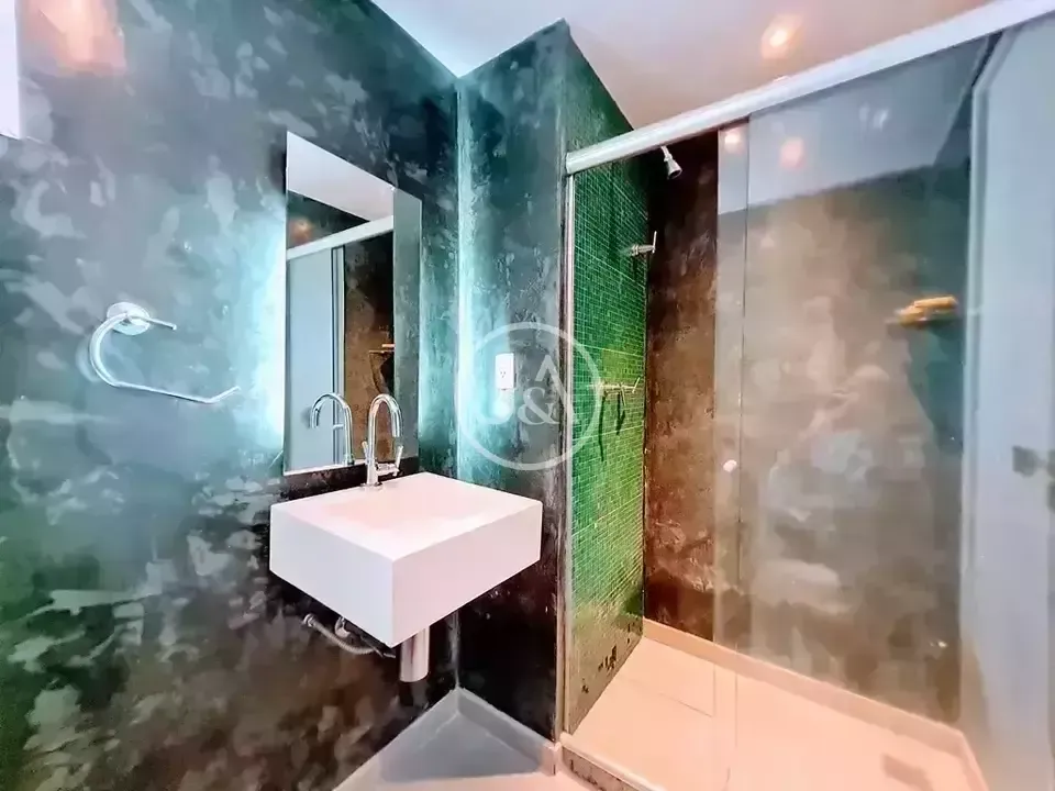 Furnished 2-bedroom apartment with 3 bathrooms — photo 8