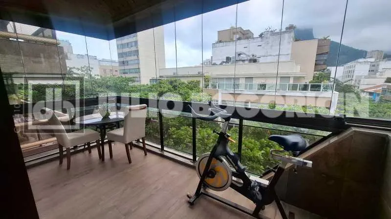 4-bedroom apartment with floor-to-ceiling windows — photo 36