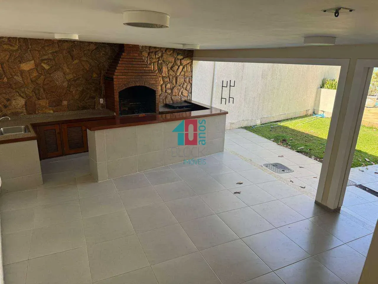 Casa em condomínio fechado de 470 m² com 3 quartos — photo 32