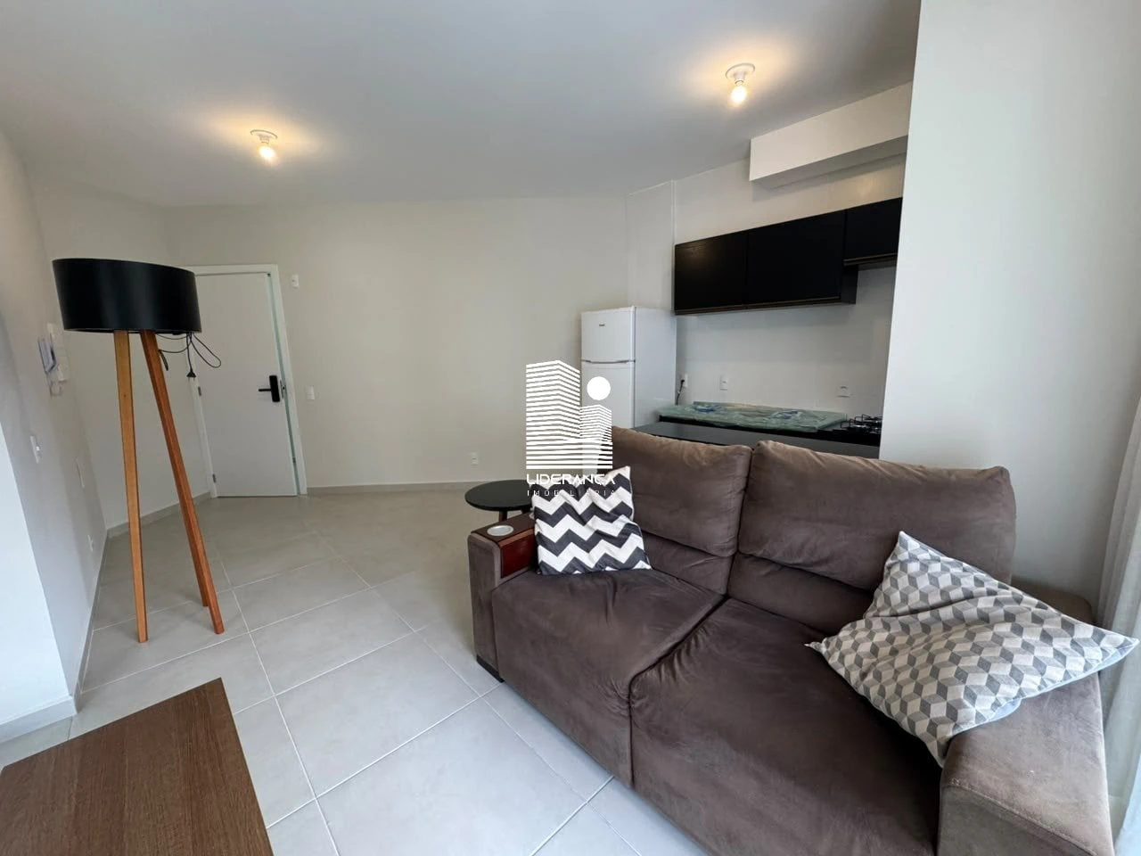 2-bedroom apartment with a mountain view in Florianópolis — photo 16