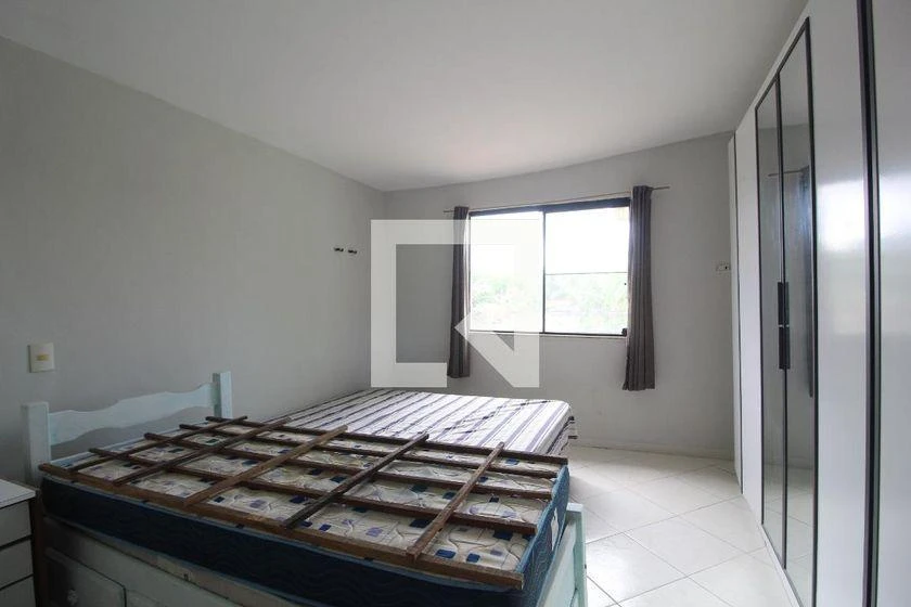 Casa para aluguel com 4 quartos e 240 m² — photo 36