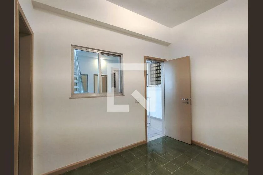 Rental house with 5 bedrooms and a balcony — photo 45