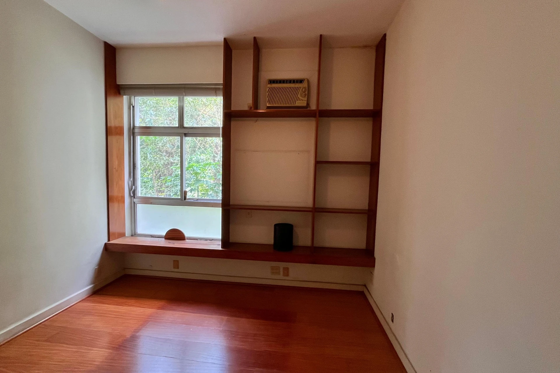 3-bedroom apartment with a water view — photo 37