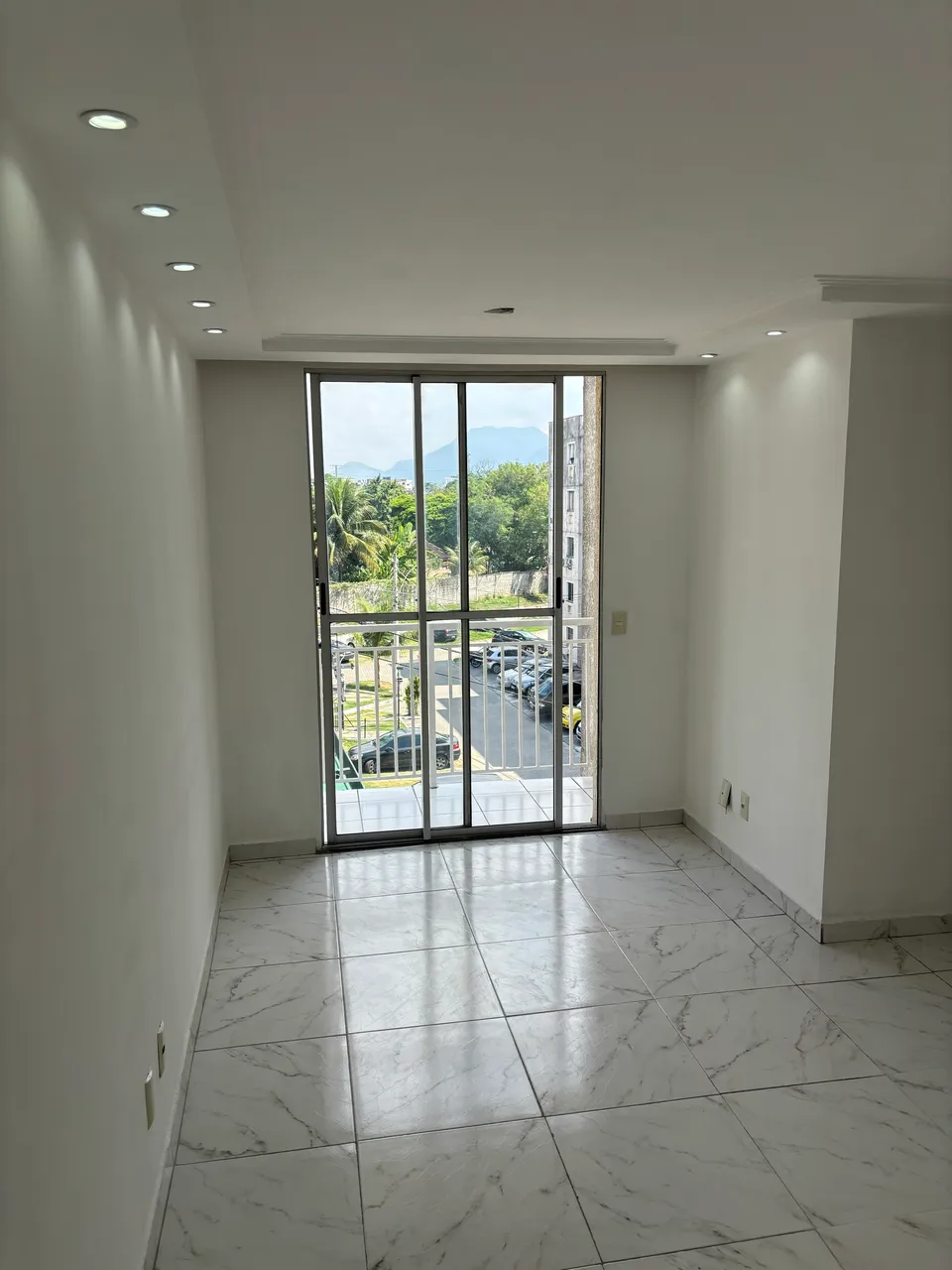 Квартира з 3 спальнями, 1 ванною та 1 паркомісцем — photo 3