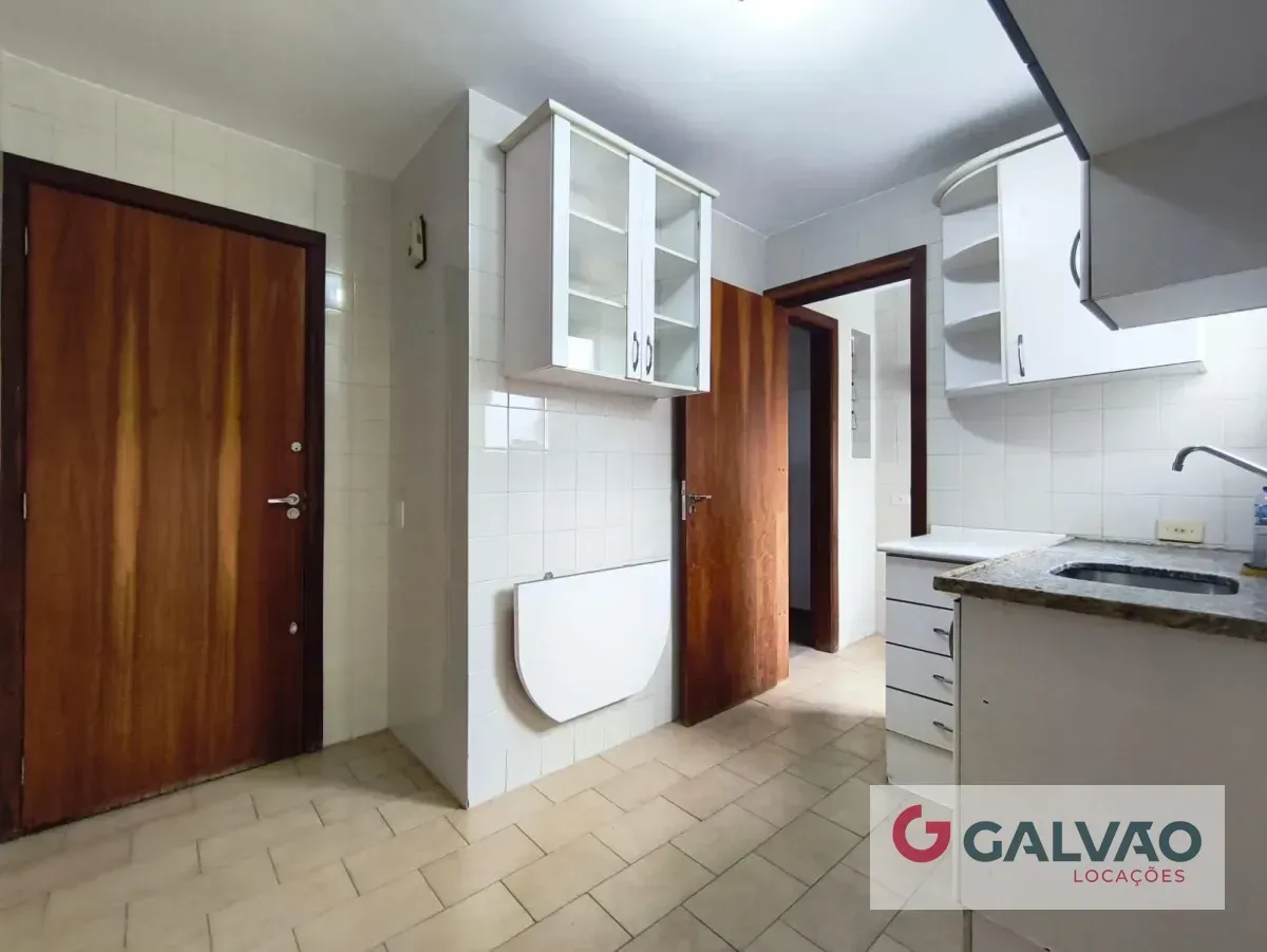 Walk-in closet in a 3-bedroom apartment, 79 m² — photo 19