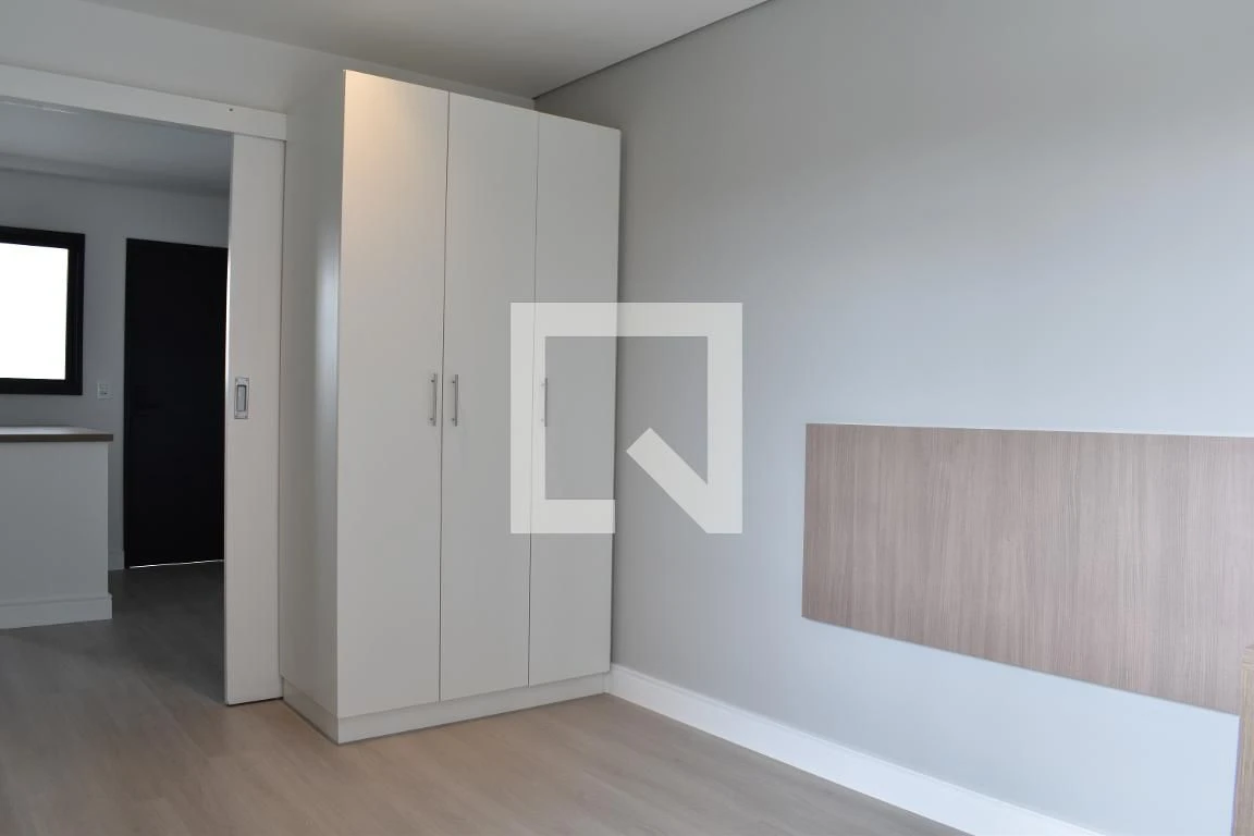 Studio, 33 m², with a home office — photo 8